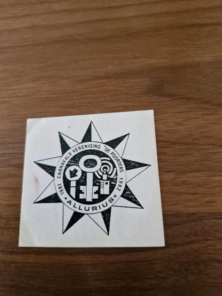 7985 Sticker Carnavalsvereniging De Poorters Allurius 81/82, Ophalen of Verzenden