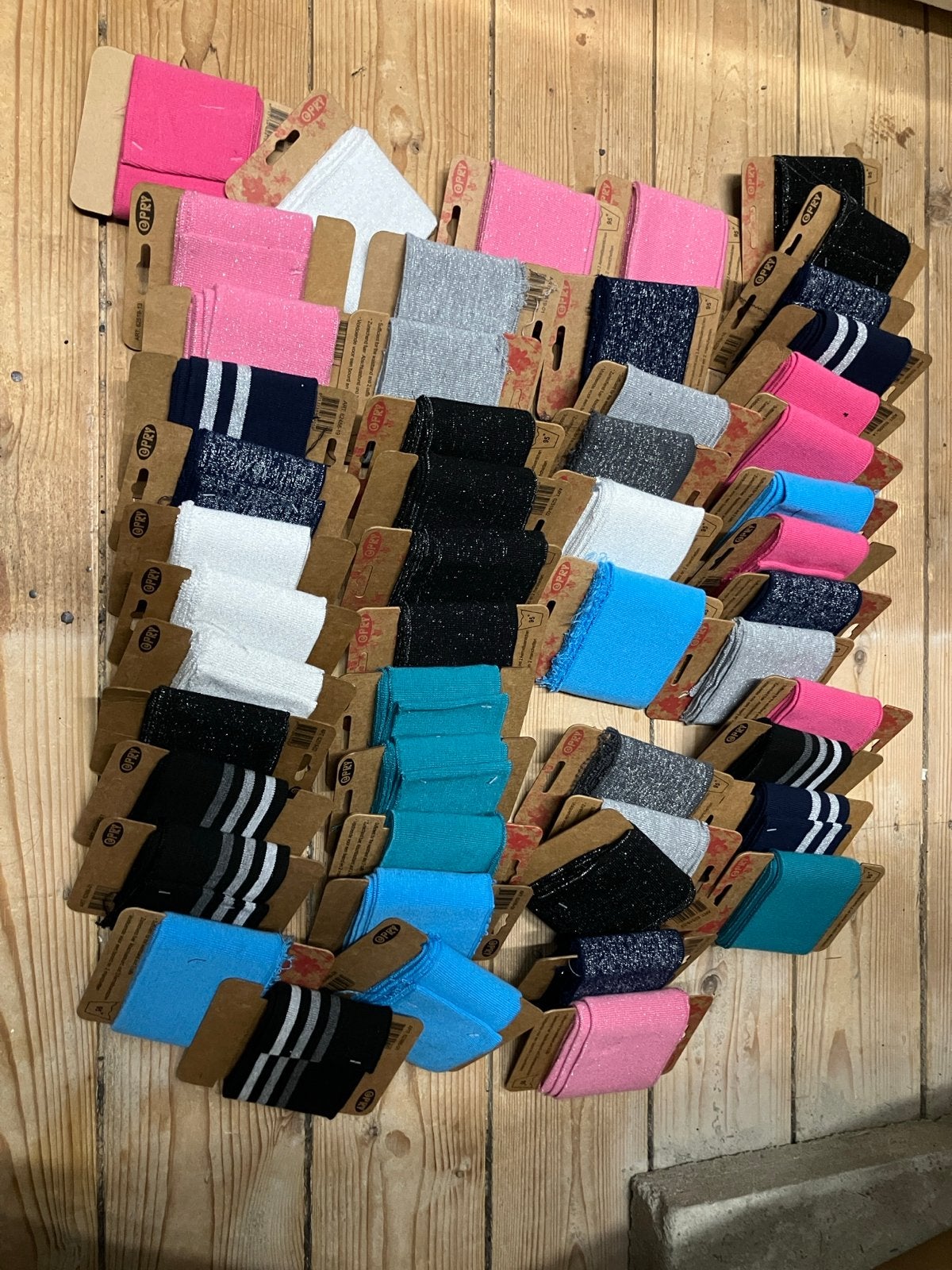 51 stuks nieuwe boordstof/manchetten in diverse kleuren, Overige materialen, Meerkleurig, Nieuw, Ophalen of Verzenden