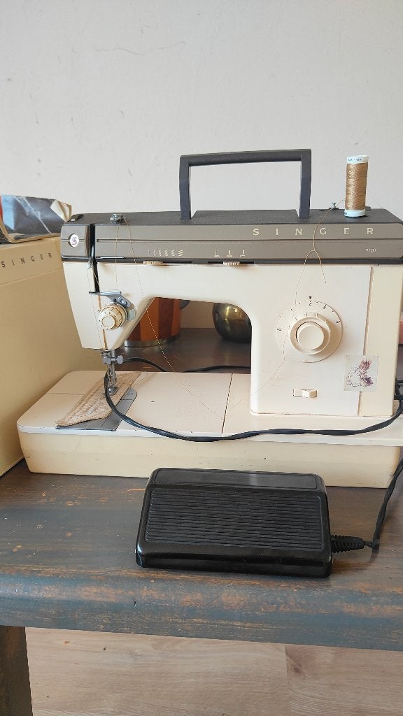 Singer 7101 naaimachine met kap en voetpedaal – compleet, Ophalen, Gebruikt, Naaimachine, Singer