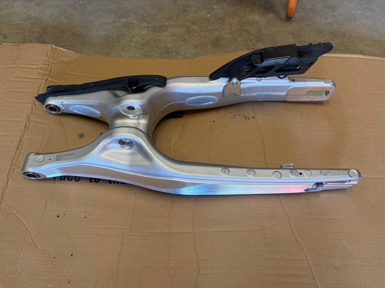 Nieuwe achterbrug Husqvarna KTM GasGas, Motoren, Ophalen of Verzenden, Husqvarna, Info@husqvarna.com, Oostenrijk