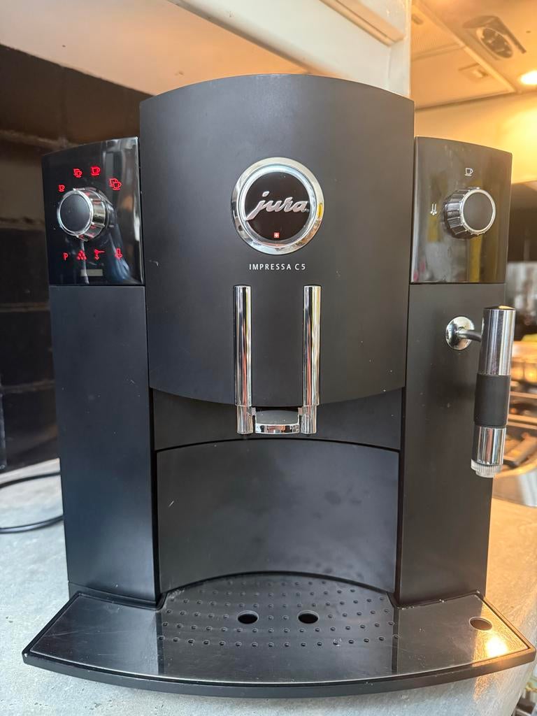 Jura Impressa C5 - Goede Staat, Recent Onderhoud, Stoompijpje, Koffiemachine, Zo goed als nieuw, Koffiebonen
