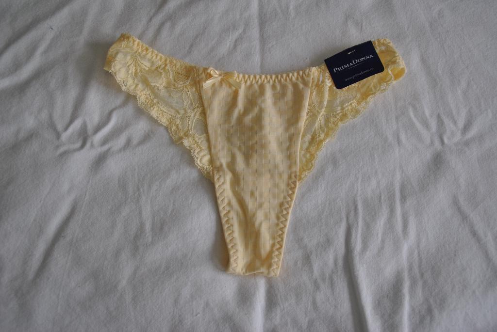 Nieuwe PRIMA DONNA., Ophalen of Verzenden, Beige, String
