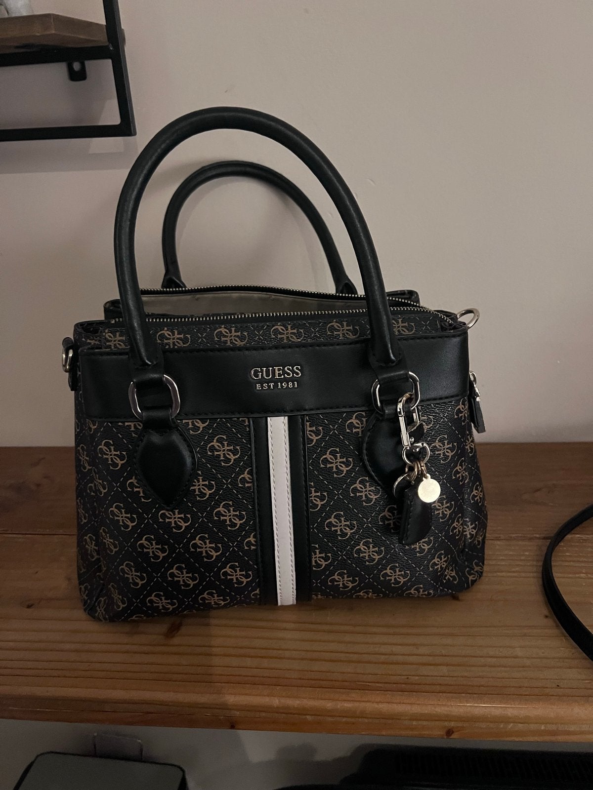 Guess Handtas - Zo goed als nieuw, Ophalen, Zo goed als nieuw, Bruin, Handtas
