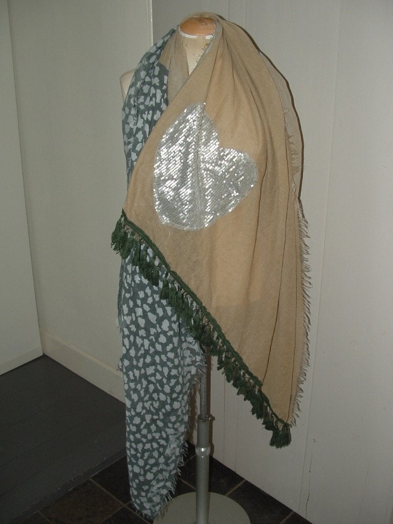 David & Alex omslagdoek sjaal met pailletten hart en franjes, Maat 46/48 (XL) of groter, Ophalen of Verzenden, Zo goed als nieuw