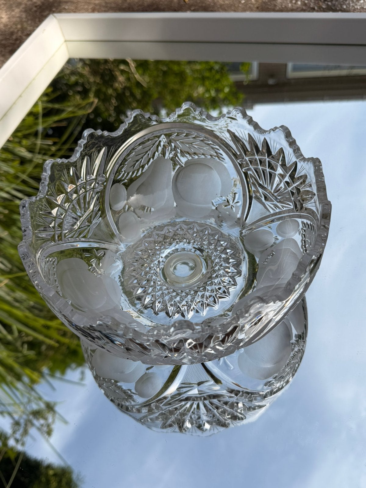 Elegante glazen schaal met geslepen details, Ophalen of Verzenden