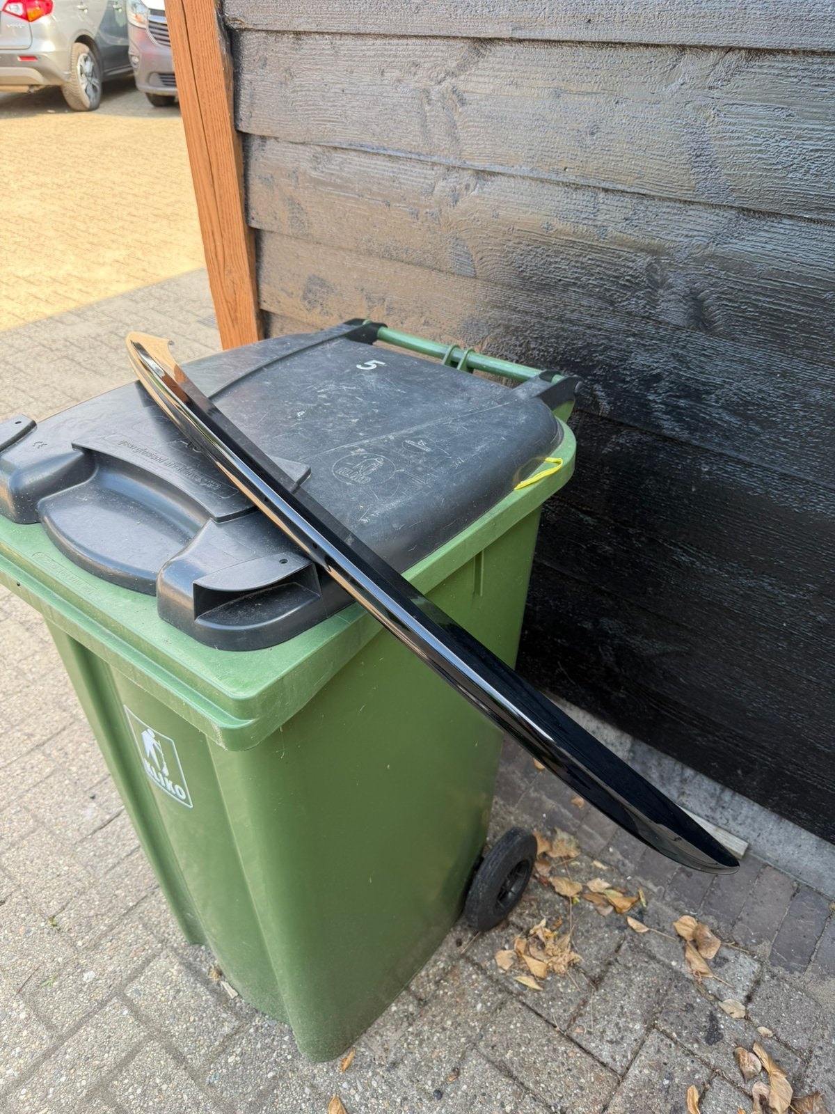 Mercedes c180 spoiler, Ophalen
