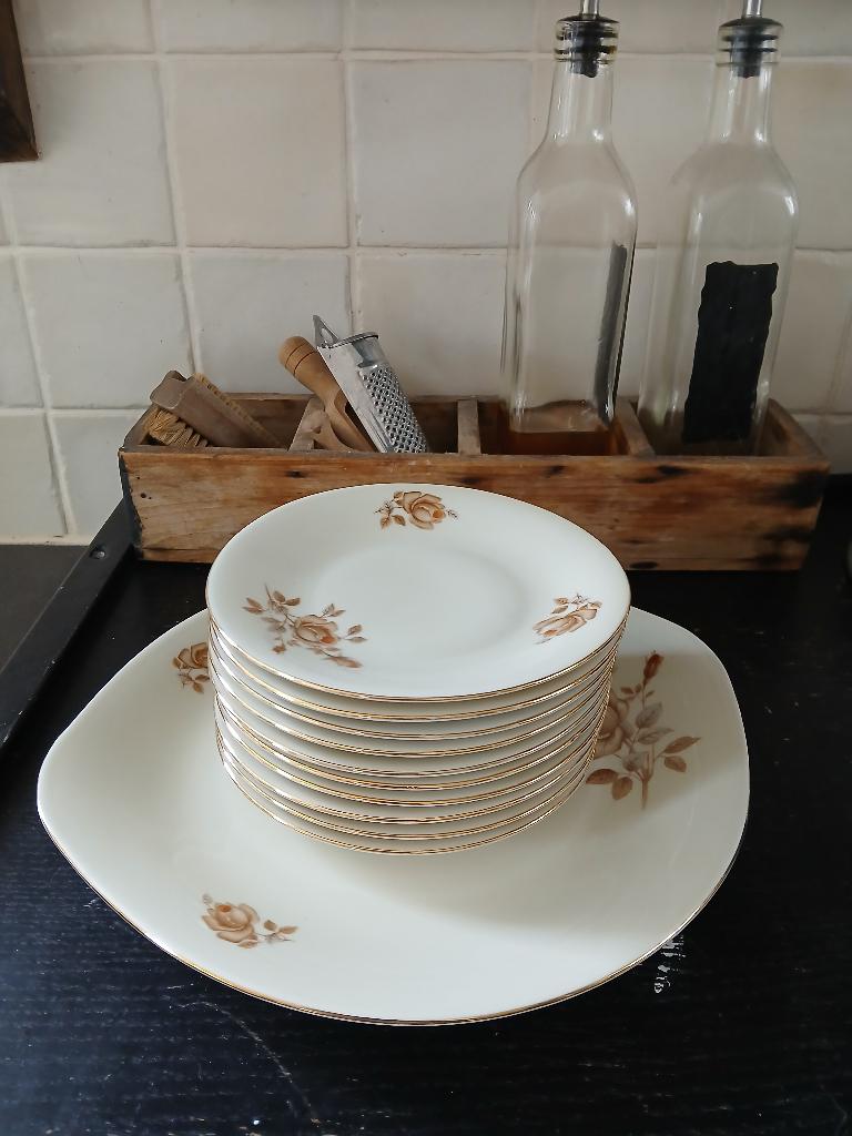 vintage gebakset  colditz porselein - gebaksbordjes, Ophalen of Verzenden, Zo goed als nieuw, Bord(en), Overige stijlen