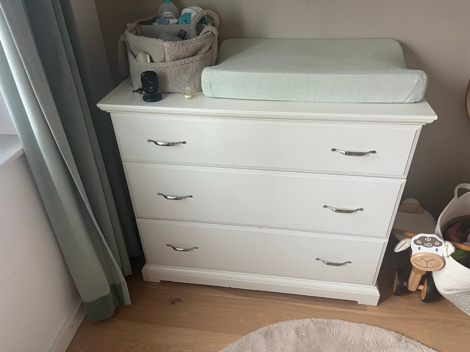 Gratis Dressoir / Commode met gebruikssporen, Ophalen, Gebruikt, 50 tot 70 cm, 100 cm of meer