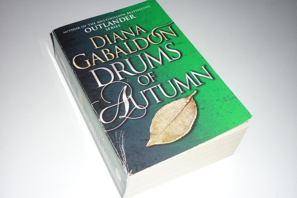 Diana Gabaldon: Drums of Autumn (Outlander part 4), Ophalen of Verzenden, Gelezen