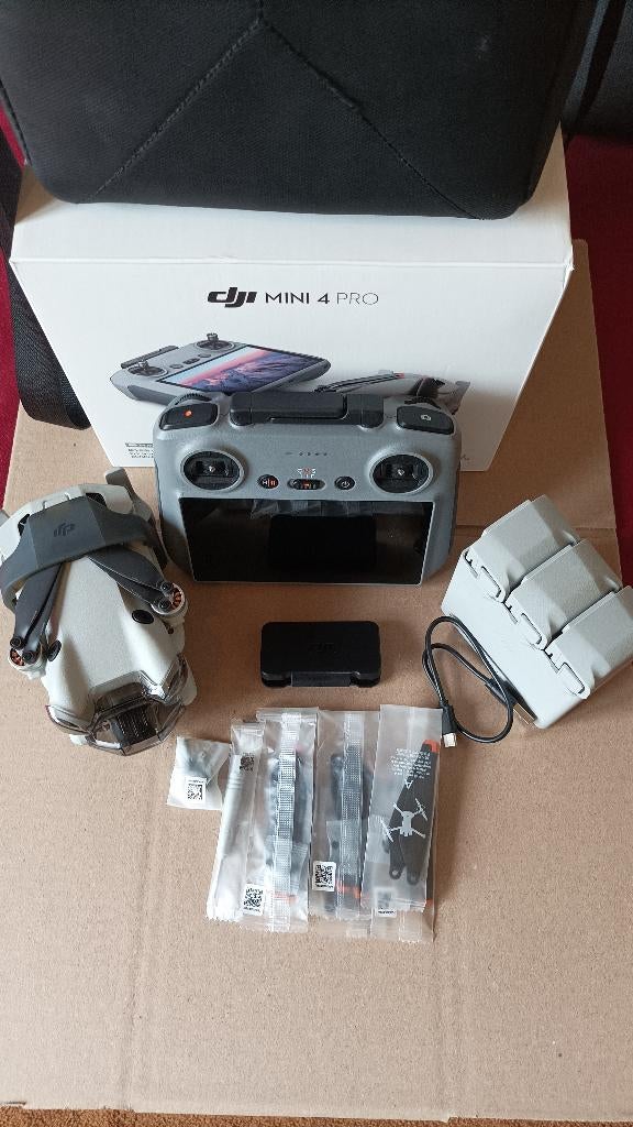 DJI Mini 4 Pro Fly More, Smart Controller , Nieuwstaat, 675€, Ophalen of Verzenden, Zo goed als nieuw, Cameradrone, DJI