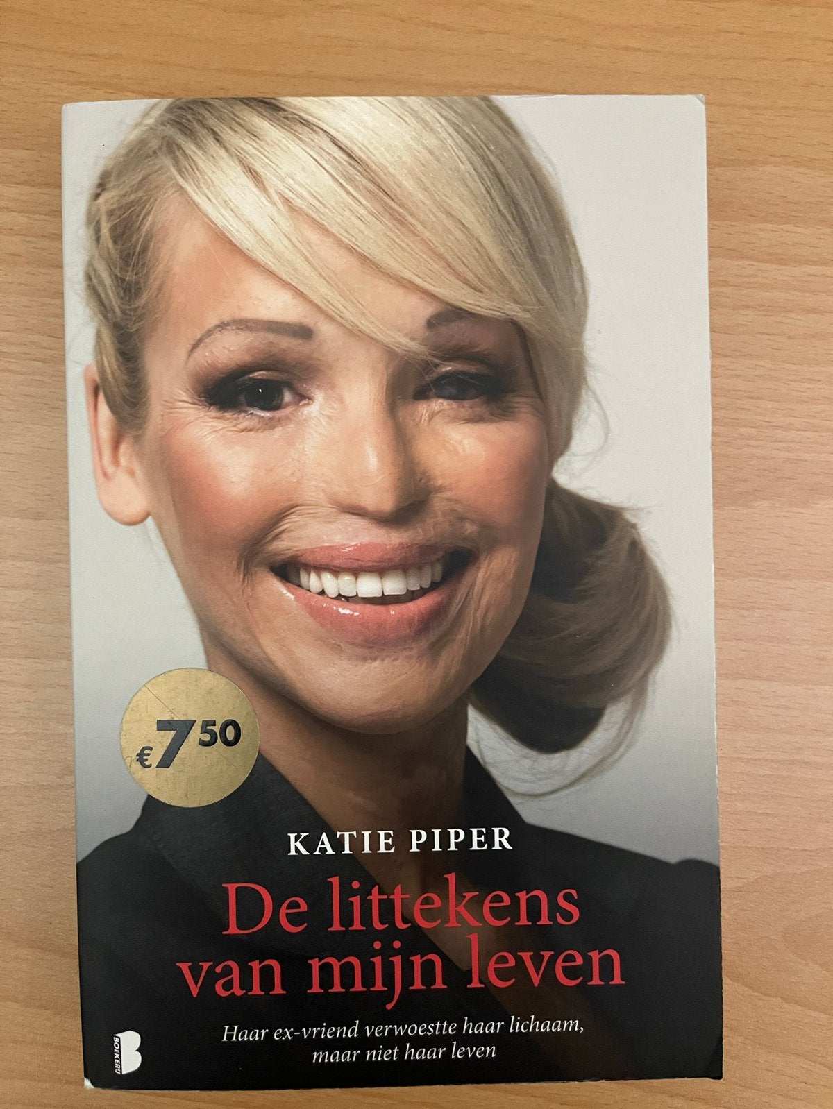 De littekens van mijn leven - Katie Piper, Boeken, Ophalen of Verzenden, Gelezen, Overige