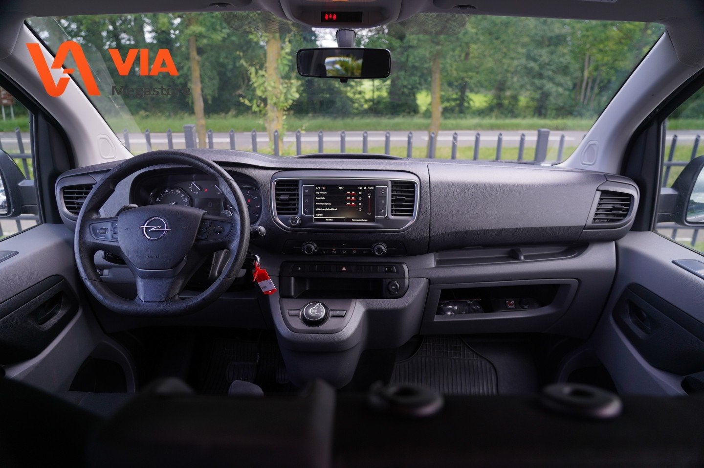 Opel Vivaro 2.0 CDTi (106 kW) L3H1 9 zits | Navi | PDC | Air, Auto's, Opel, Stof, Huisgarantie, 4 cilinders, Met garantie (alle)