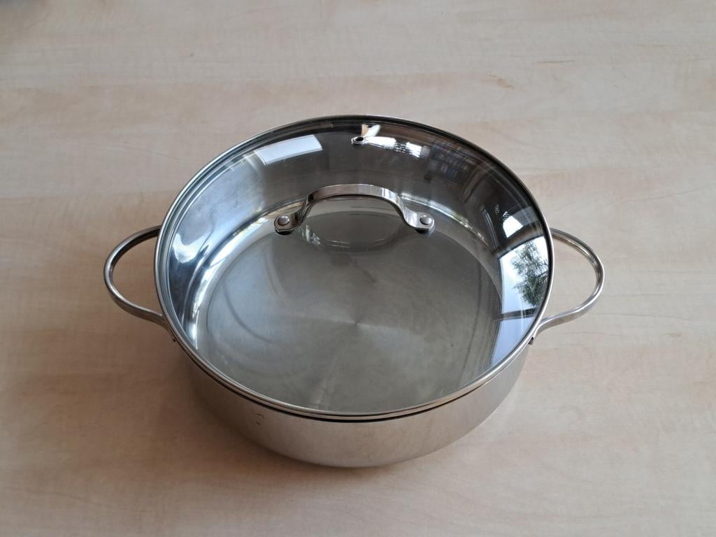 Braad- en serveerpan 28 cm met deksel, Huis en Inrichting, Keuken | Potten en Pannen, Ophalen, Zo goed als nieuw, Rvs