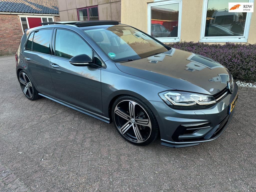 Volkswagen Golf 1.5 TSI Highline PANO CAMERA NAVI R-LINE UIT, Voorwielaandrijving, Euro 6, 4 cilinders, 150 pk