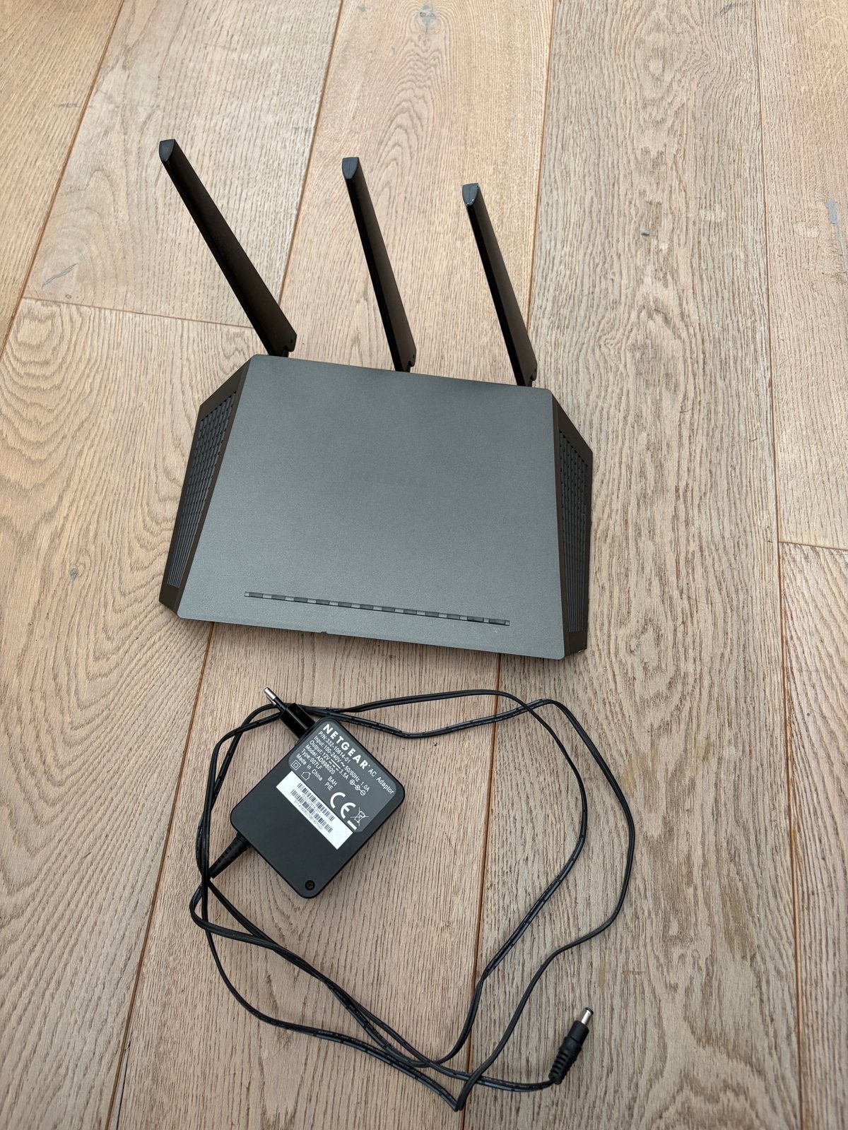 Netgear Nighthawk R7000 AC1900 Smart WiFi Router, Computers en Software, Routers en Modems, Ophalen of Verzenden, Gebruikt, Router