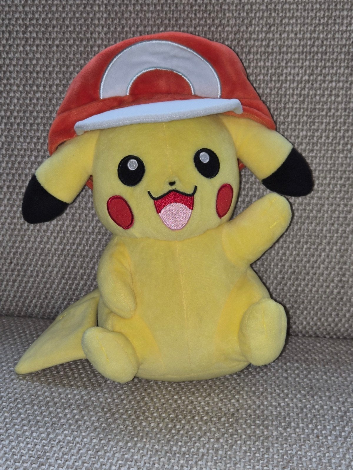 Pokémon Pikachu knuffel met Ash Ketchum pet, Overige merken, Geel, Overige typen, Ophalen of Verzenden