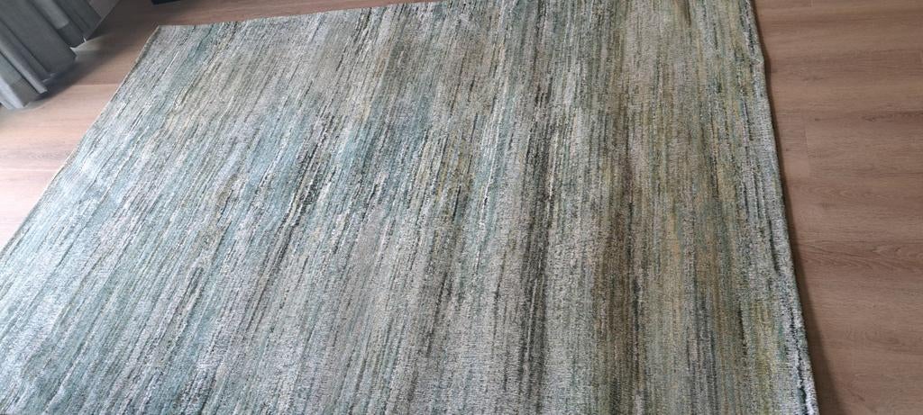 Vloerkleed met groen en beige tinten, Gebruikt, 150 tot 200 cm, 200 cm of meer, Ophalen of Verzenden