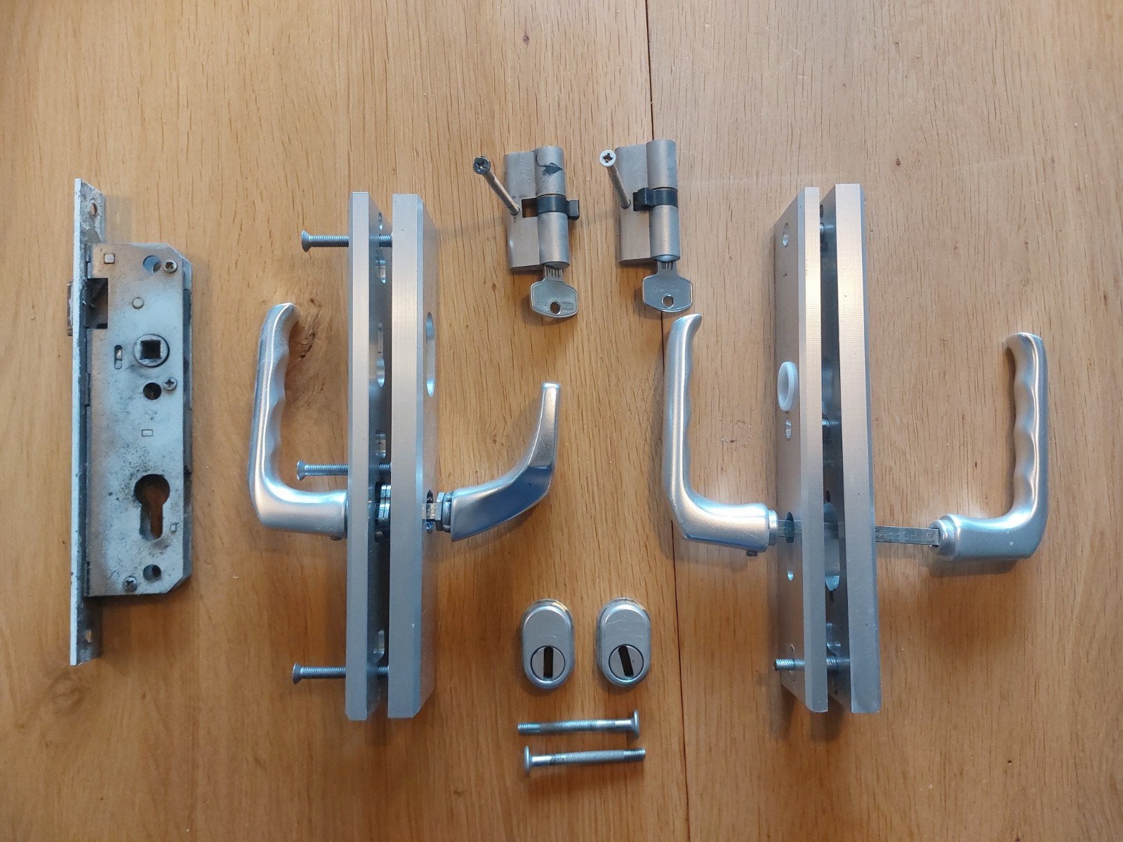 Deurbeslag set met sloten en klinken 3 sterren SKG, Ophalen of Verzenden, Gebruikt, Klink of Kruk