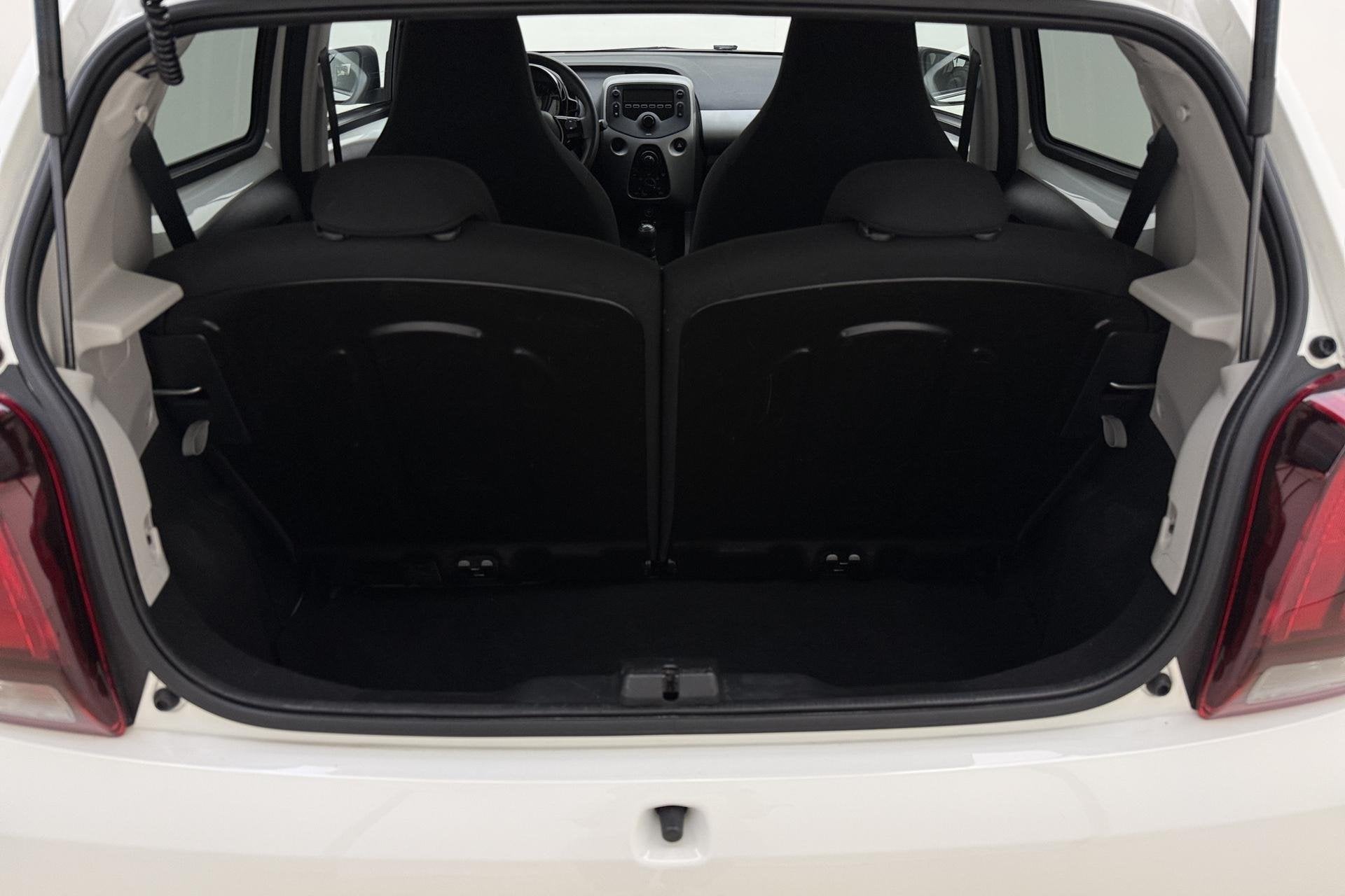 Peugeot 108 1.0 e-VTi Première | Airco | Bluetooth | Lichtm, Stof, Gebruikt, 4 stoelen, Wit