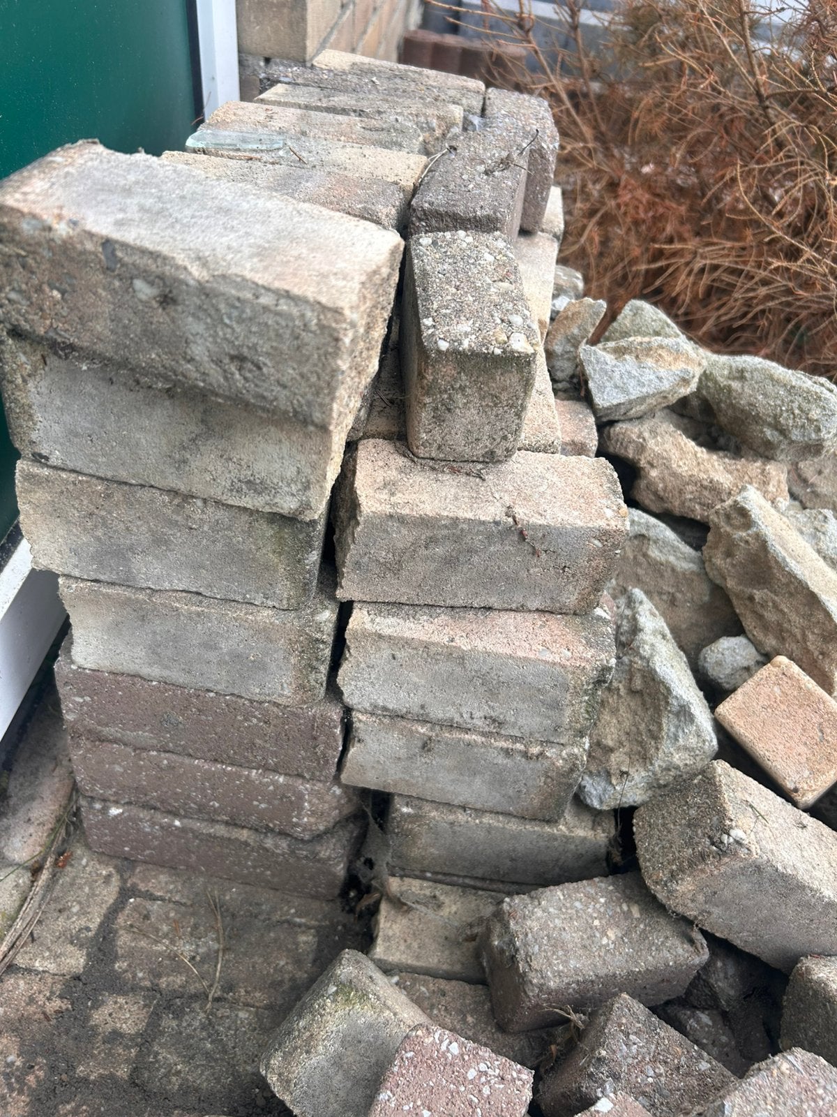 Gratis diverse klinkers, Ophalen, Gebruikt, Beton, Klinkers