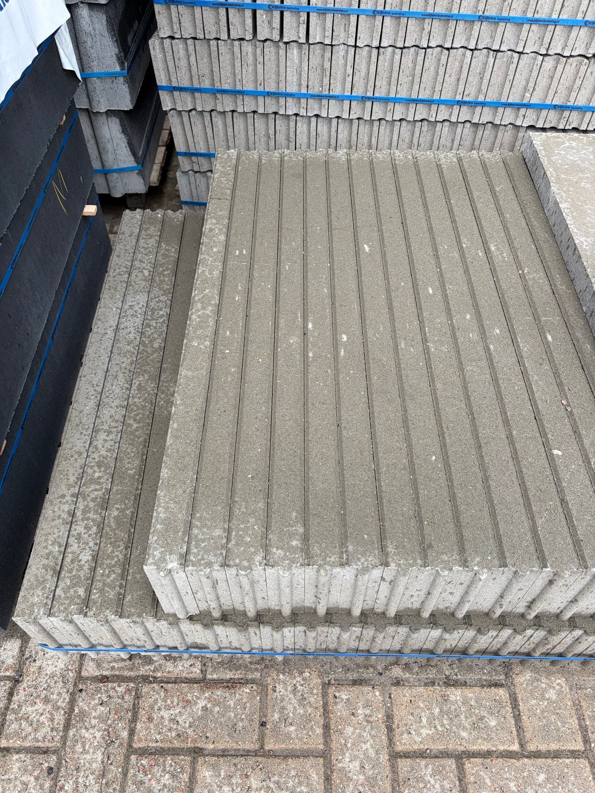 Grijze opsluitbanden 5x15x100 cm - Minimale afkeur, Tuin en Terras, Ophalen of Verzenden, Gebruikt, Beton, Overige typen