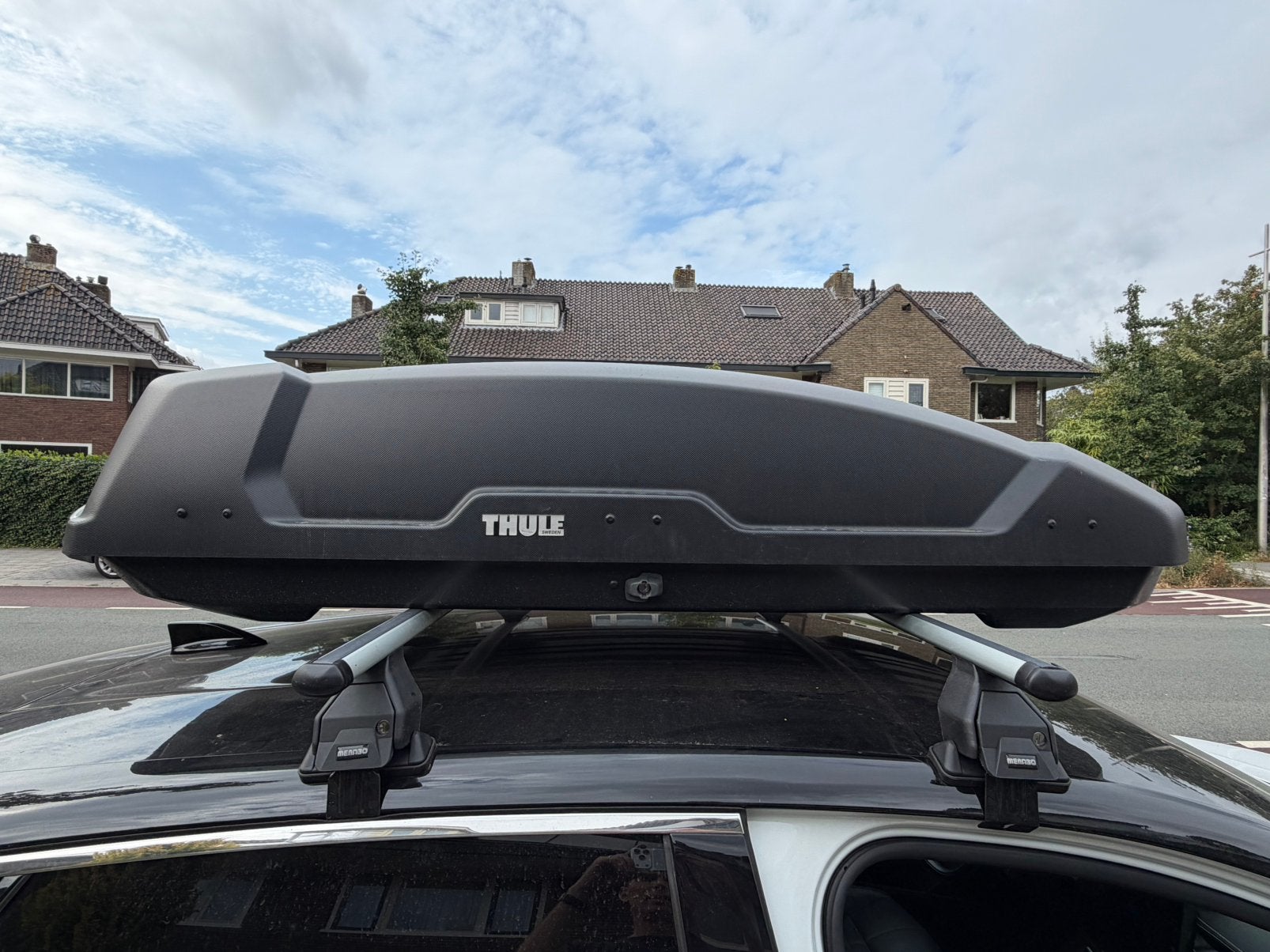 Te huur: Ruime Thule Force XT L Dakkoffer (tassen optioneel), Ophalen, Zo goed als nieuw