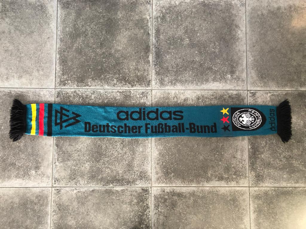 Vintage Adidas DFB Duitsland Voetbalsjaal, Sport en Fitness, Voetbal, Ophalen of Verzenden, Zo goed als nieuw, V, Clubaccessoires