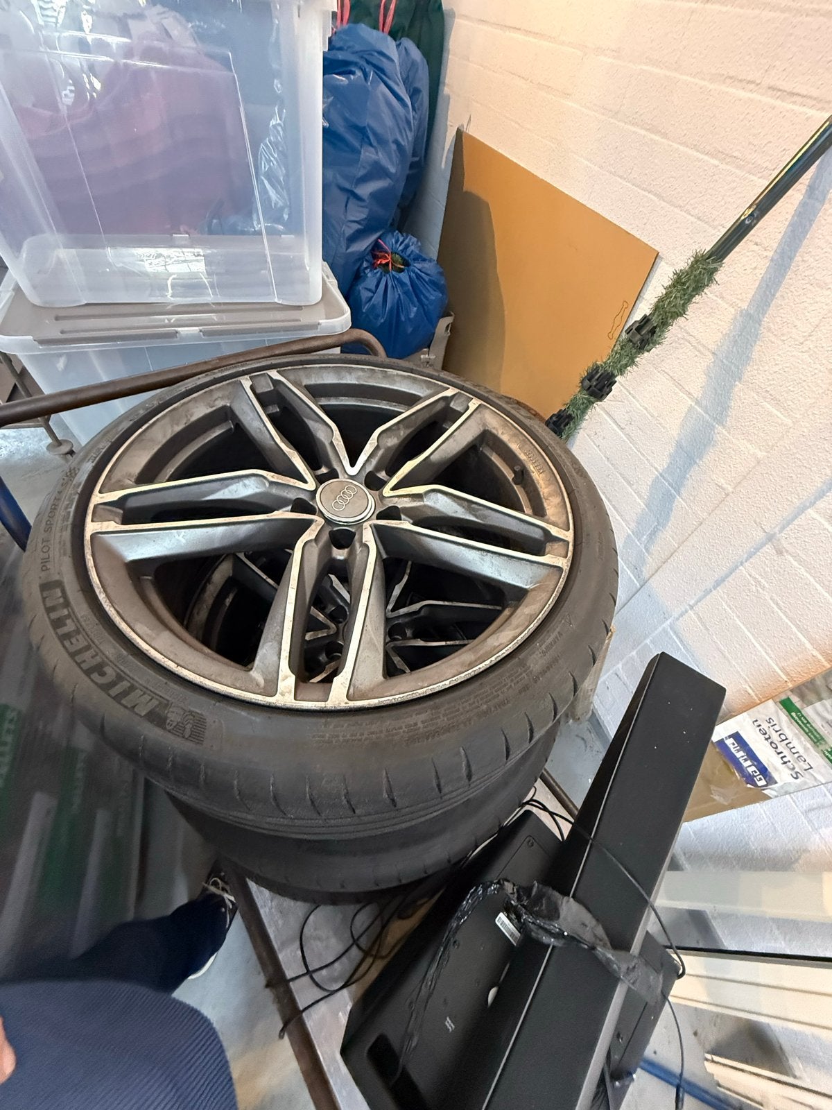 Audi RSQ3 20 inch set met banden (1 velg moet gericht), Gebruikt, 255 mm, Banden en Velgen, Ophalen of Verzenden