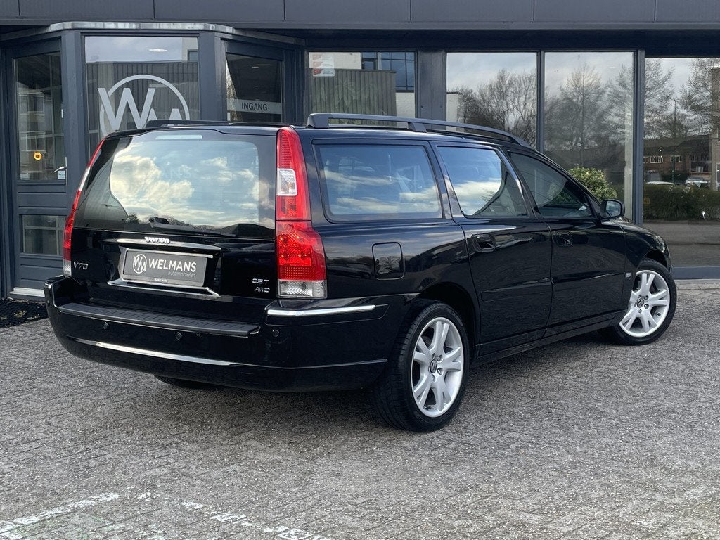 Volvo V70 2.5T AWD Summum Youngtimer | Xenon (bj 2005), Auto's, Automaat, Gebruikt, Zwart, 1598 kg