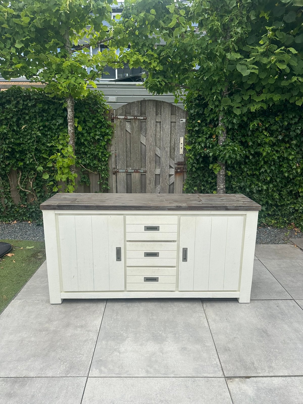 Mooi grijs wit dressoir 170 cm - bezorgen mogelijk, Ophalen, Zo goed als nieuw, 25 tot 50 cm, 150 tot 200 cm