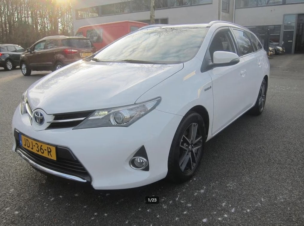 Toyota Auris 1.8 Hybrid Touring Sports CVT 2014 Wit, Stof, Zwart, Wit, Volledig hybride