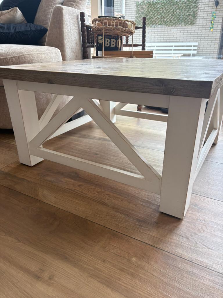 Salontafel met houten blad en wit onderstel, Huis en Inrichting, Tafels | Salontafels, Ophalen, Gebruikt, 100 tot 150 cm, 50 tot 100 cm