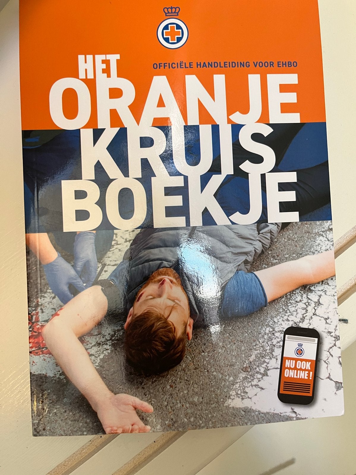 Theorieboek EHBO handleiding: Het oranje kruis boekje, Ophalen of Verzenden, Zo goed als nieuw, Overige niveaus, Nederlands