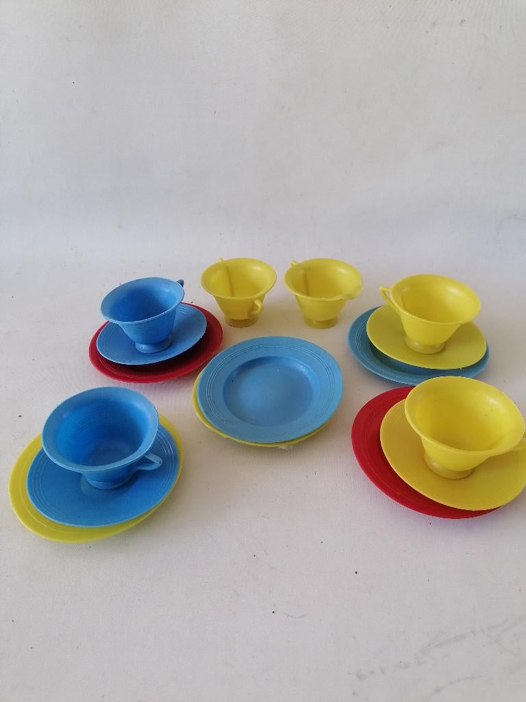 plastic kinderserviesje, Antiek en Kunst, Antiek | Speelgoed, Ophalen of Verzenden