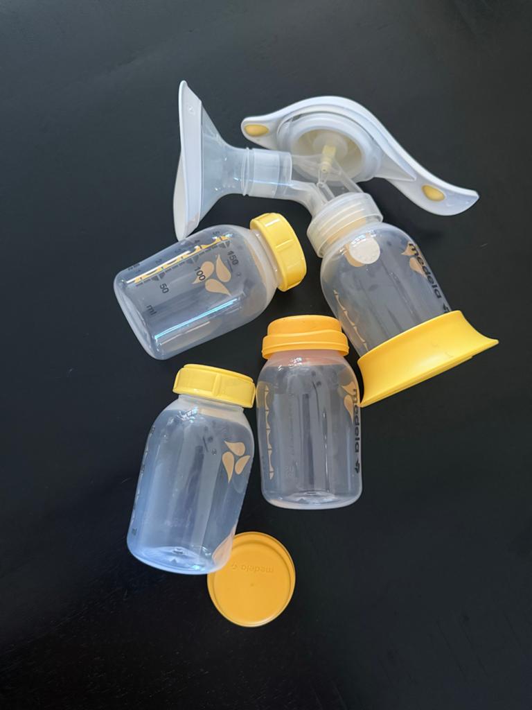 Medela Borstkolf en Flessen Set, Kinderen en Baby's, Babyvoeding en Toebehoren, Ophalen, Gebruikt, Borstkolf