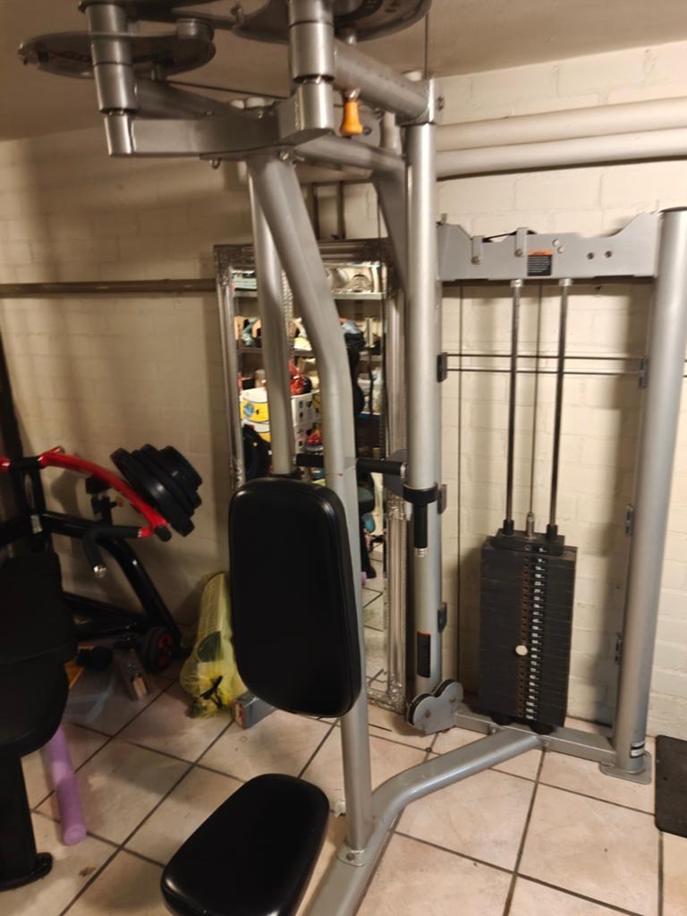 Precor pec fly / rear delt machine 109 kilo steekgewichten, Sport en Fitness, Fitnessapparatuur, Ophalen of Verzenden, Zo goed als nieuw