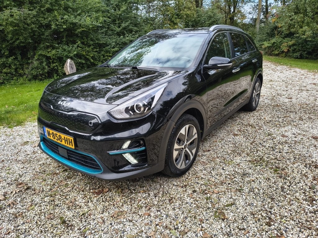 KIA e-Niro 64kWh 204pk Automaat DynamicLine, Auto's, Dealer onderhouden, 64 pk, 1712 kg, Zwart