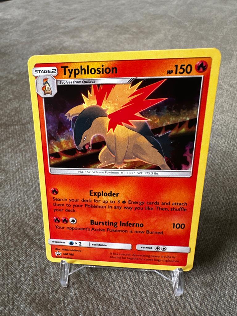 Typhlosion SM185 Sun & Moon Promo Pokémon Kaart, Ophalen of Verzenden, Zo goed als nieuw, Losse kaart, Foil