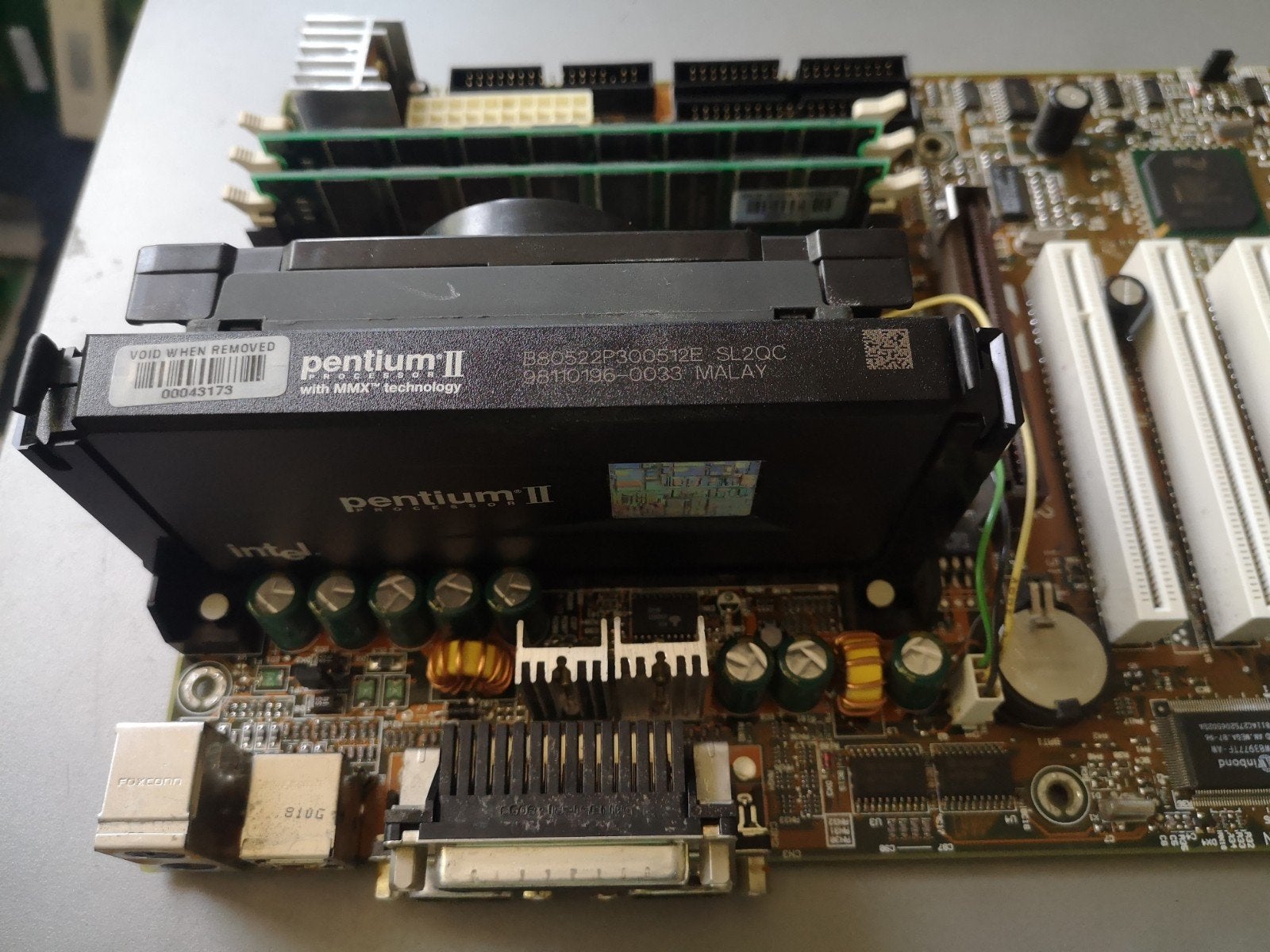 Pentium II moederbord, Ophalen, Gebruikt, Intel