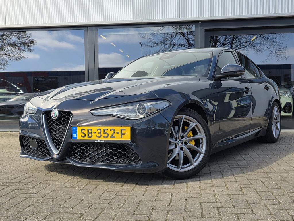Alfa Romeo Giulia 2.0T Super + XENON + VOLLEER + SPORTPAKKET, Auto's, Automaat, 745 kg, Achterwielaandrijving, 4 cilinders