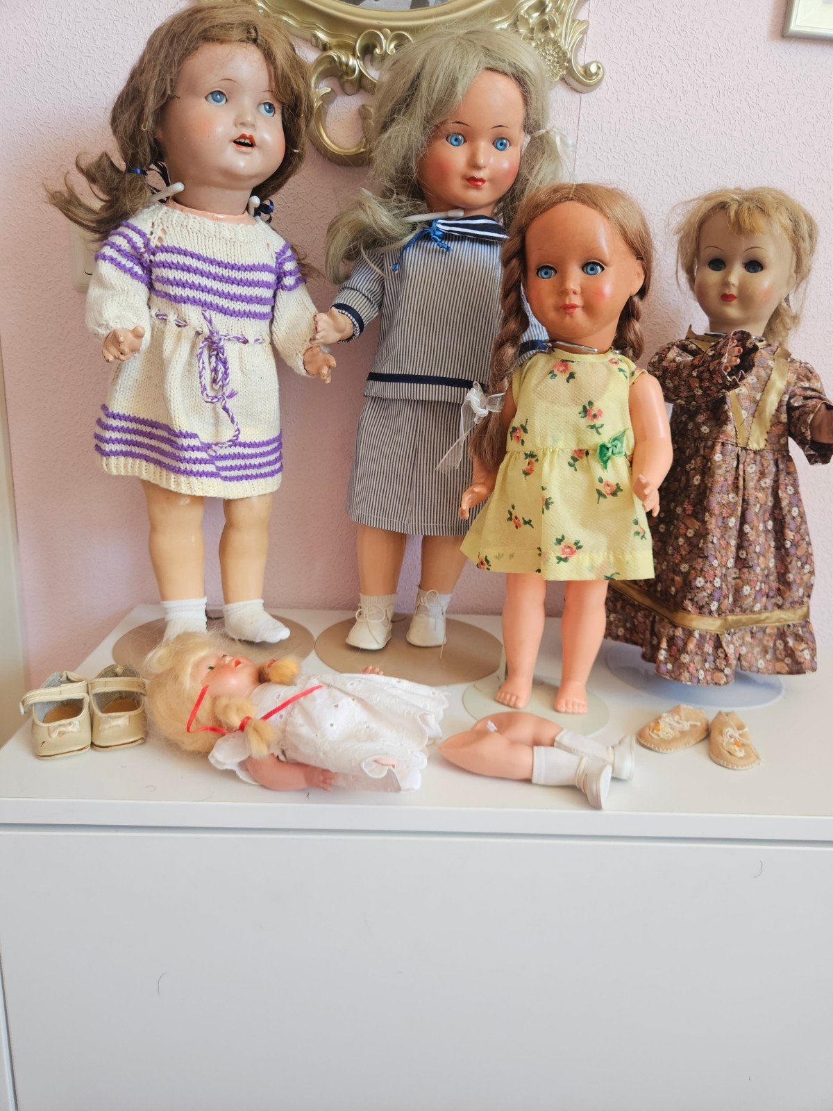 5 oude Poppen met kleding schoentjes pruikjes, Ophalen, Gebruikt, Vrouw