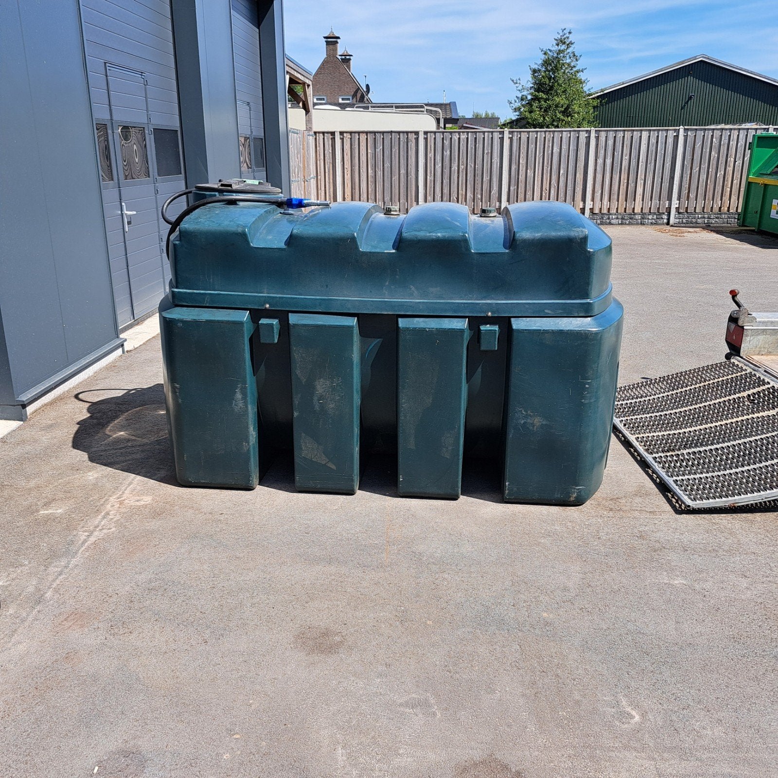 Titan Dieseltank 2500 liter met pomp, Ophalen