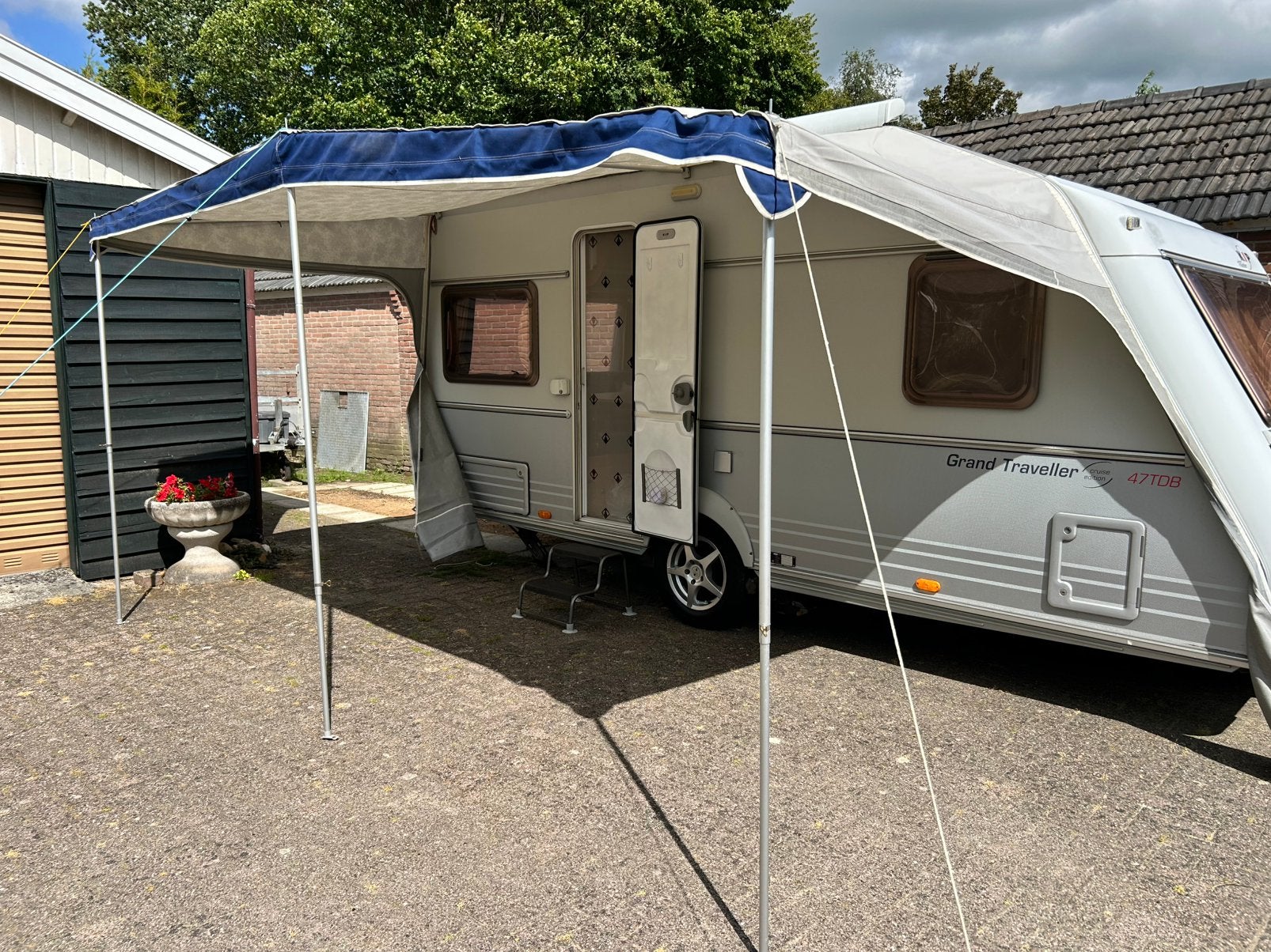 Luifel/voortent Kip 47 met voor- en zijwanden in nieuwstaat, Caravans en Kamperen, Ophalen, Zo goed als nieuw