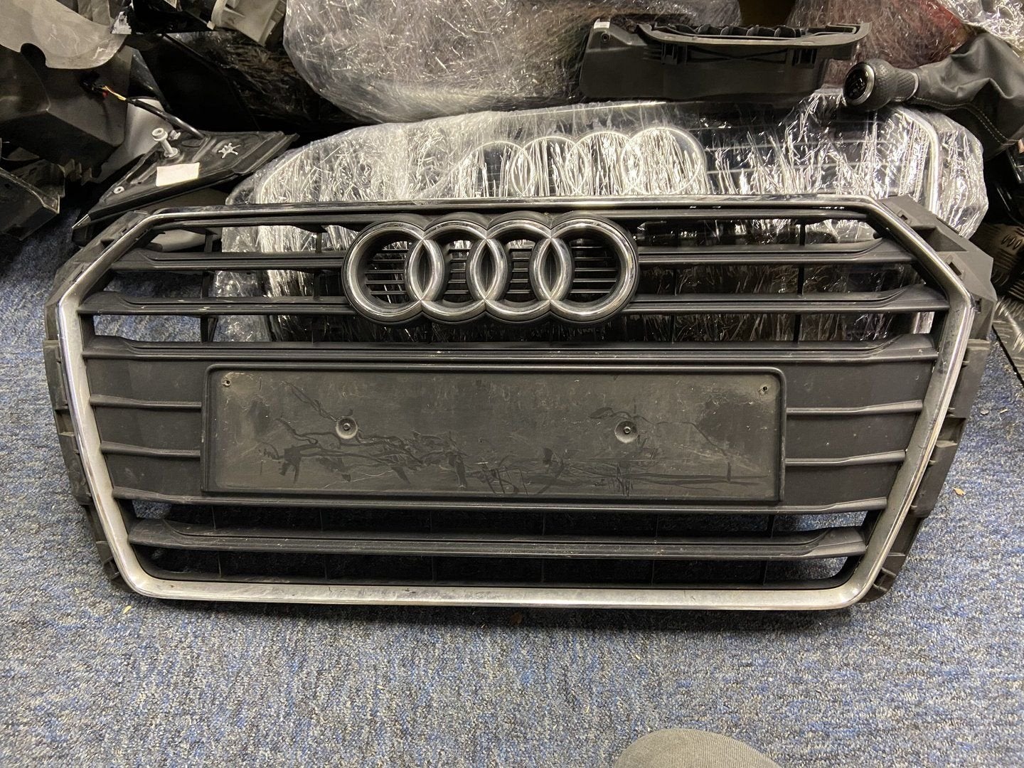AUDI A4 B9 8W FACELIFT GRILL ORGINEEL BJ.2019-2020 8W0853651, Gebruikt, -, -, Ophalen of Verzenden