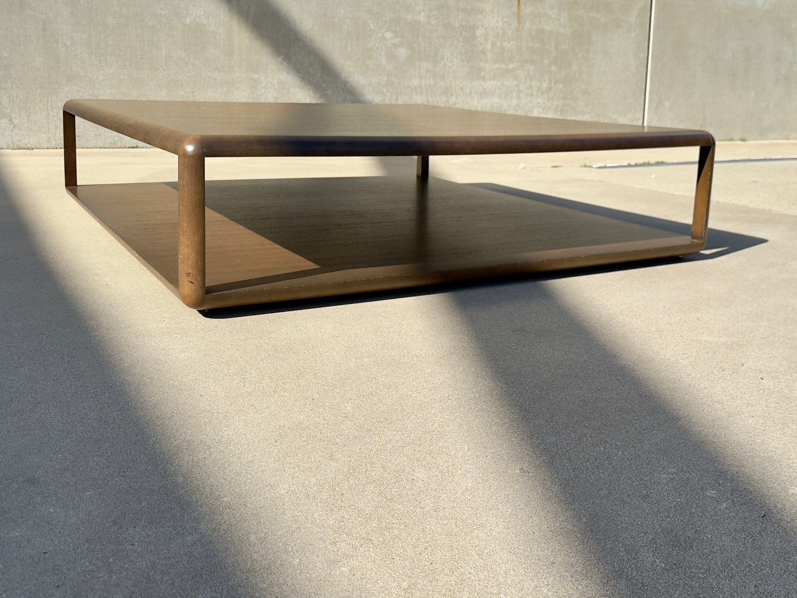 Roche Bobois Christophe Delcourt salontafel 130 x 130 cm, Eikenhout, Vierkant, Minott B&B Italia Flexform Ligne Roset Knoll Vitra design