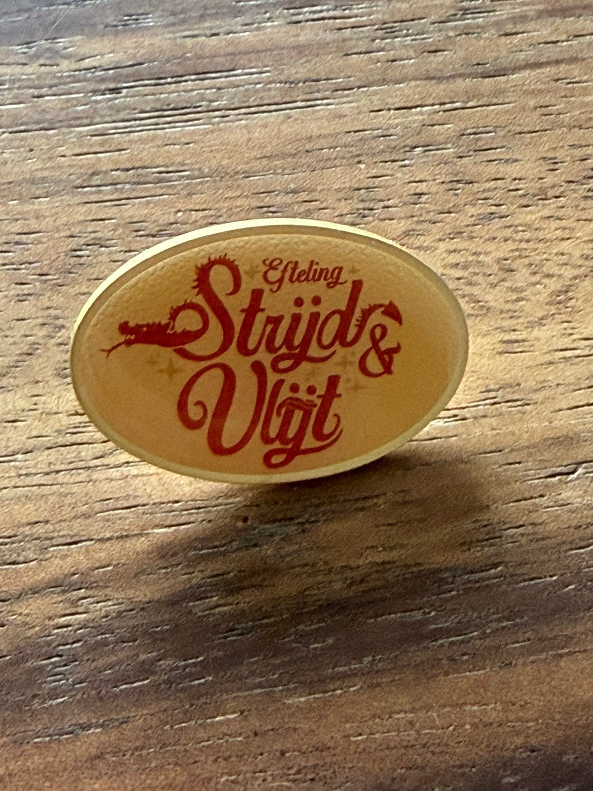 Efteling pin Ravelijn Strijd en Vlijt, Ophalen of Verzenden, Zo goed als nieuw, Button of Speldje