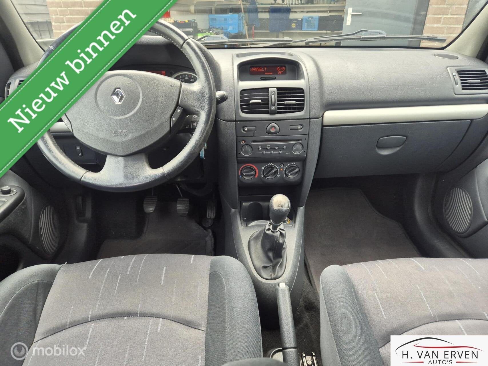 Renault Clio 1.4-16V Campus CRUISE LMV 102000KM NAP!, Auto's, Renault, Voorwielaandrijving, 40 €/maand, 4 cilinders, Startonderbreker