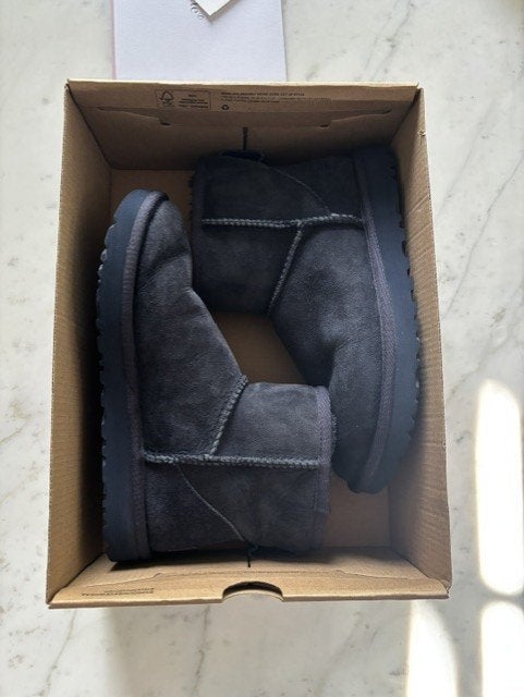 UGG W Classic Mini II Blauw maat 37 incl doos, UGG, Blauw, Ophalen of Verzenden, Sneakers of Gympen