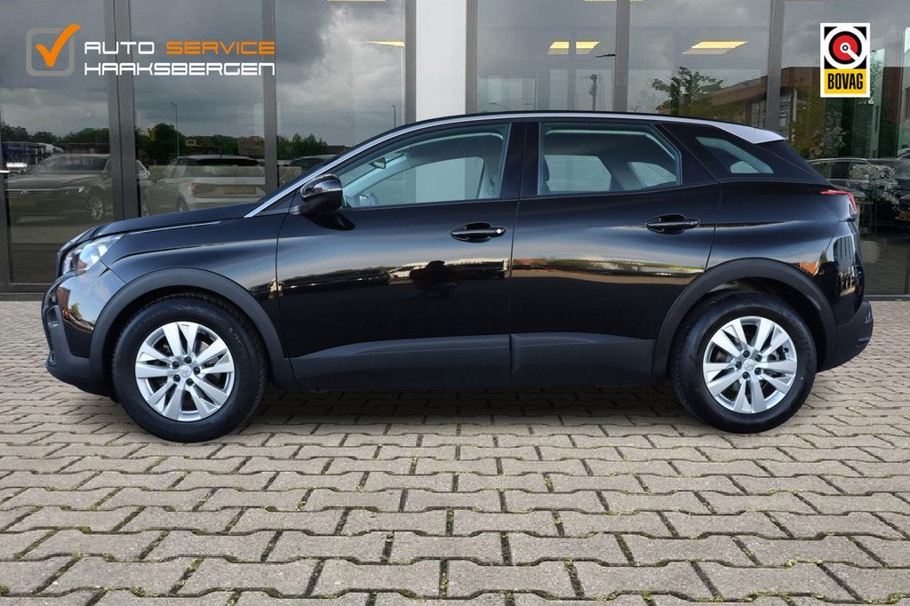 Peugeot 3008 1.2 PureTech Allure | Trekhaak | Navi | Carplay, Stof, Gebruikt, 1199 cc, Zwart
