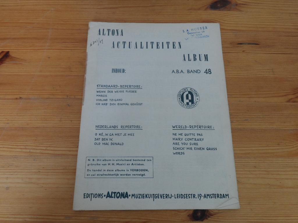 Altona bens actualiteiten albums n. 18 / 48, Gebruikt, Gitaar, Ophalen of Verzenden, Artiest of Componist